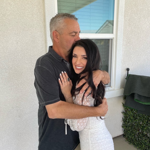 Posh Ambassador 🌻 - Picture 4 of 5